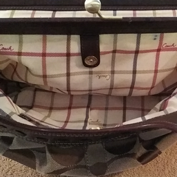 AUTHENTIC COACH PURSE - Picture 6 of 8